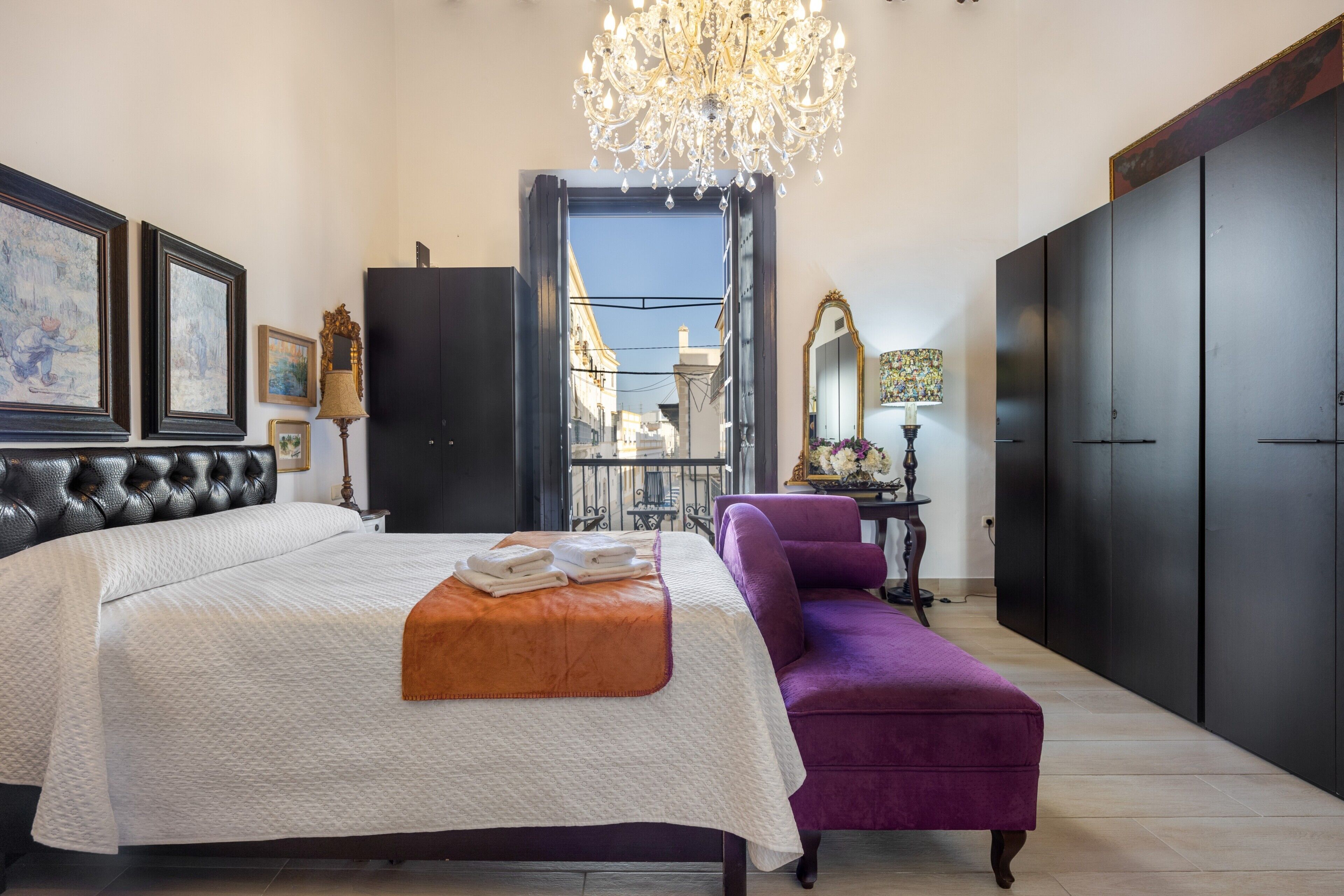 2 chambres, fer et planche à repasser, Wi-Fi gratuit, draps fournis