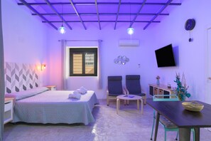 1 habitación, tabla de planchar con plancha, wifi gratis y ropa de cama