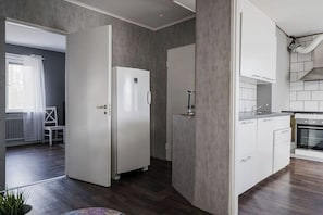 Microondas, horno y lavavajillas