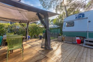 Outdoor dining - Domaine Du Pin De La Lègue (Fréjus)
