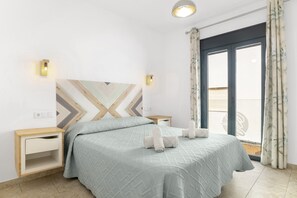 2 bedrooms, iron/ironing board, free WiFi, bed sheets - Apartment 'Bellamar 6 Apartamento 2Dormitorios' with Wi-Fi and Air Conditioning (Barbate)