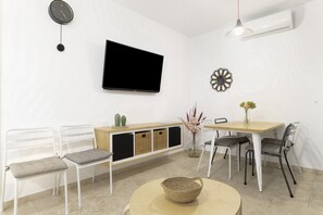 Dining - Apartment 'Bellamar 6 Apartamento 2Dormitorios' with Wi-Fi and Air Conditioning (Barbate)