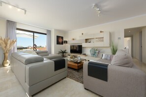 TV - Apartment 'Casares Beach luxe penthouse' with Sea View, Wi-Fi and Air Conditioning (Casares)