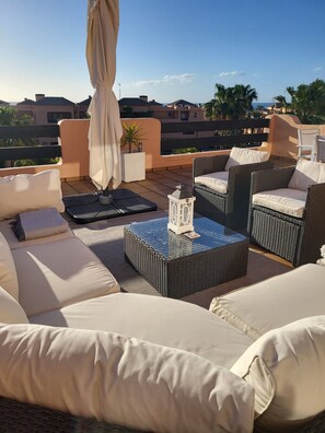 Property grounds - Apartment 'Casares Beach luxe penthouse' with Sea View, Wi-Fi and Air Conditioning (Casares)