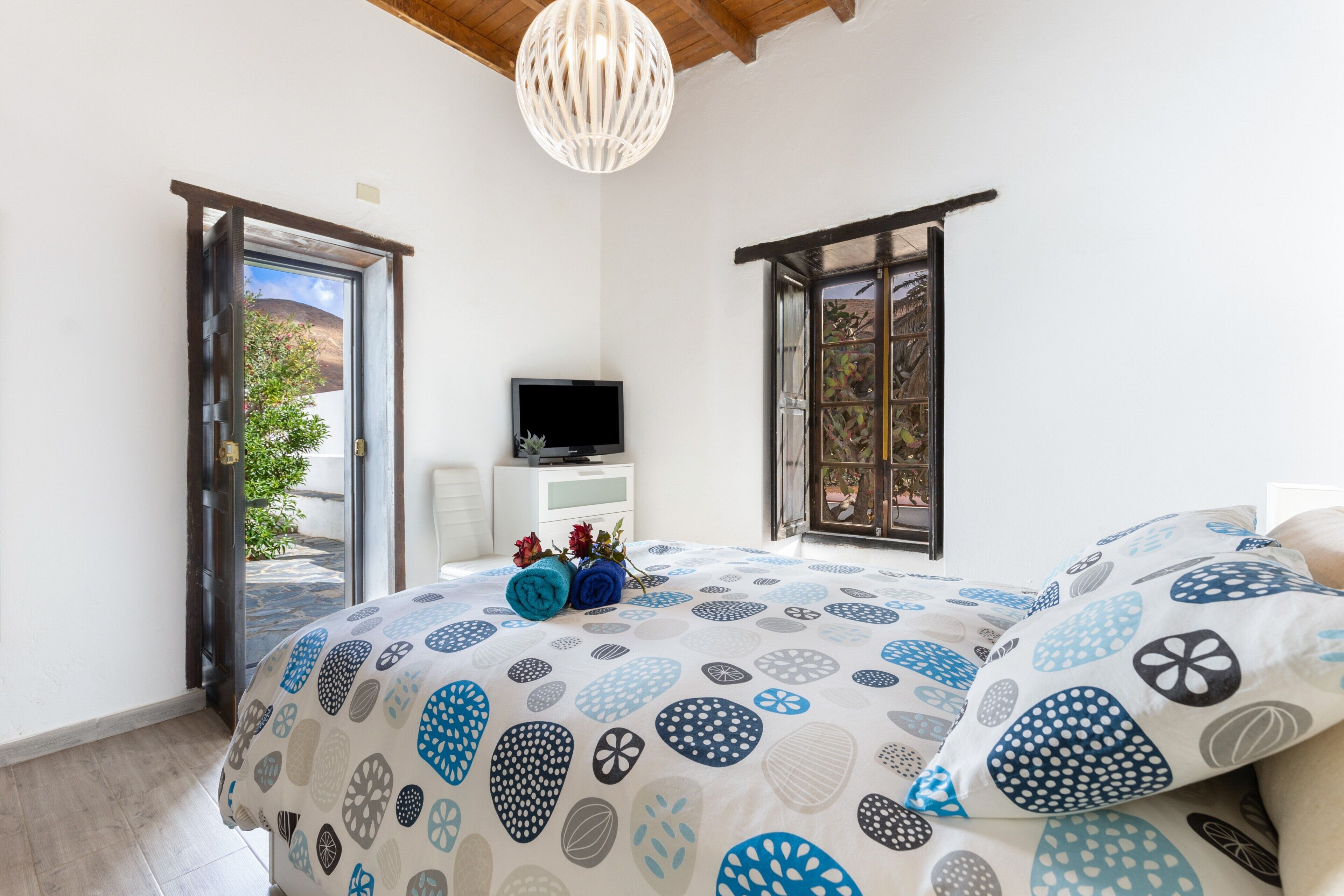 2 dormitorios, tabla de planchar con plancha, wifi gratis y ropa de cama