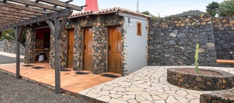 Apartment 'Aljibe 2' with Mountain View, Shared Pool and Wi-Fi