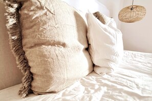 3 chambres, fer et planche à repasser, Wi-Fi gratuit, draps fournis