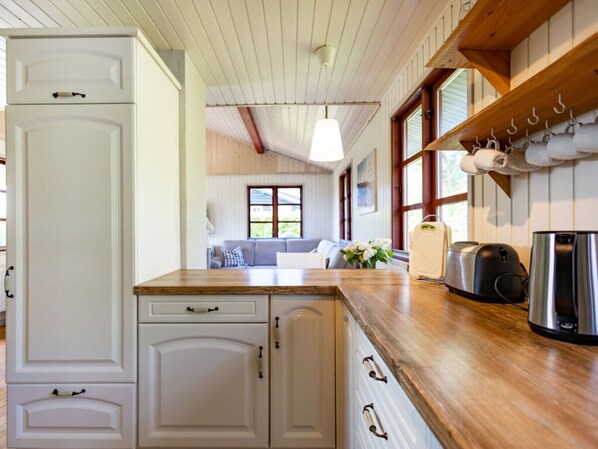 Private kitchen - Flintholmhus on the Baltic Sea Beach (Steinberg)