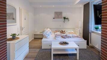 1 bedroom, individually furnished