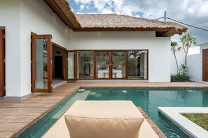 Basic Villa | Pool