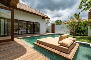 Basic Villa | Pool