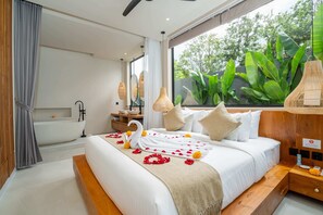 2 bedrooms, desk, laptop workspace, iron/ironing board - Villa Saya (Canggu)