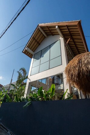 Basic Villa | Exterior