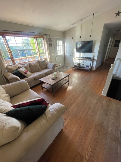 Lovely 4-bedroom house in Lockwood with large yard and covered patio!