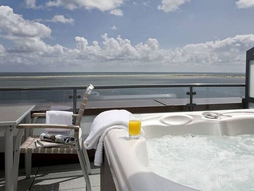 Holiday Apartment With 2 Bedrooms