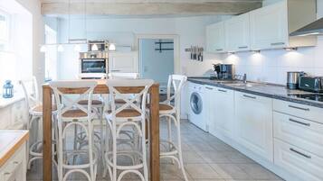 House | Private kitchen | Highchair