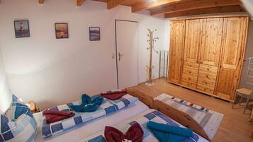 3 bedrooms, individually furnished, iron/ironing board