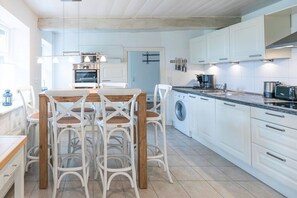 House | Private kitchen | High chair - Wellnessferienhaus in Dagebull auf Einer Warft (Dagebuell)