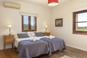 5 chambres, fer et planche à repasser, Wi-Fi gratuit, draps fournis
