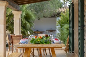 Outdoor dining - Villa Truc By home villas 360 (Pollensa)
