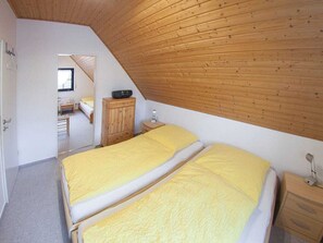 3 bedrooms, individually furnished, iron/ironing board - Kern Comfortable Holiday Residence (Varel)