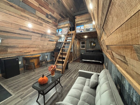 Smart TV - Peaceful secluded cabin located near Horseshoe Lake  (Miller City)