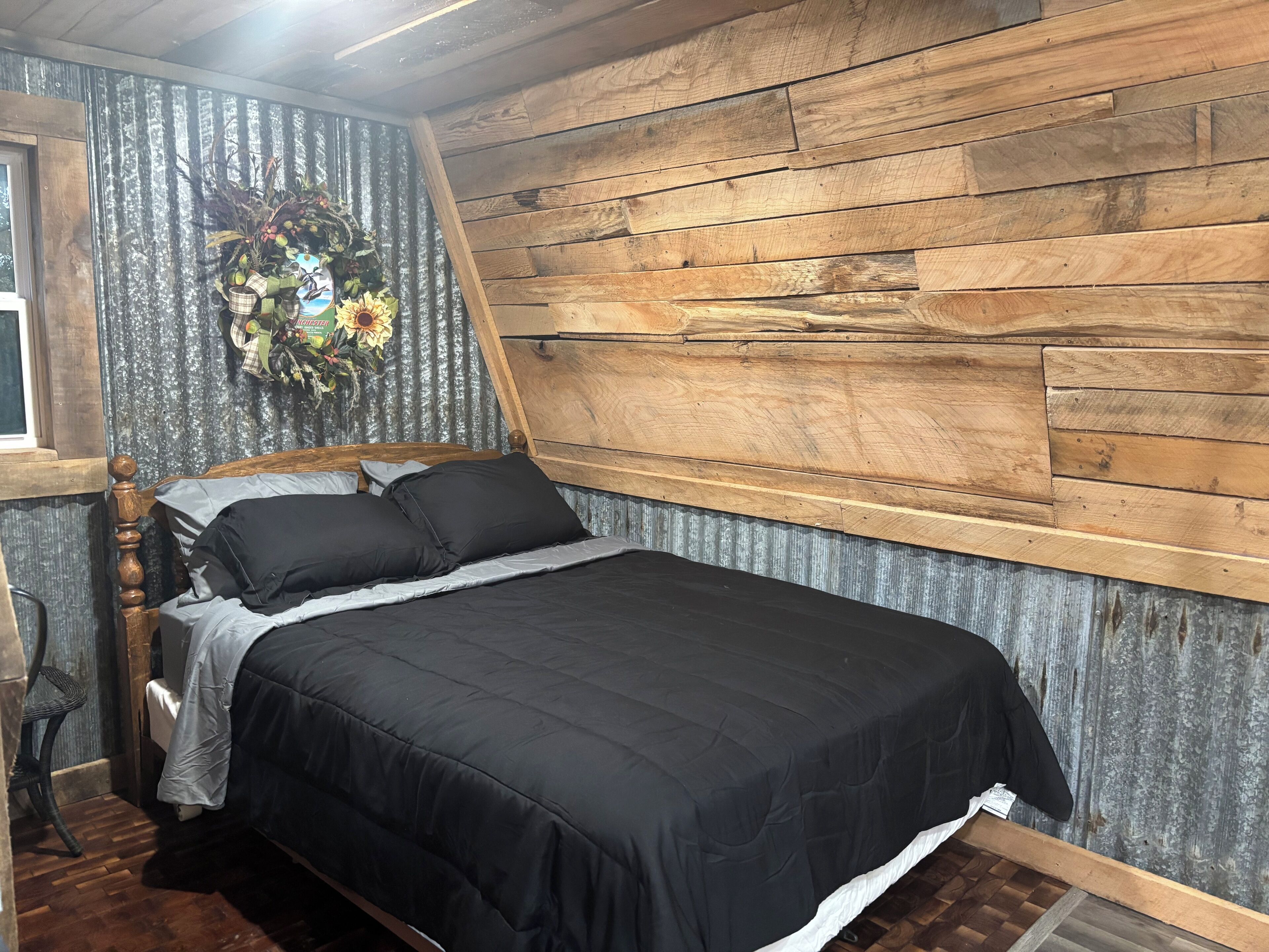 2 bedrooms, bed sheets