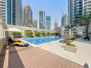 Pool - Bright & Modern 1 BD  with Dubai Eye View (Dubai)