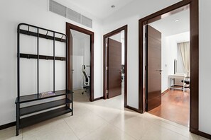 Interior - Spacious 2 BD Apartment with Beach Access & Private Gym (Dubai)