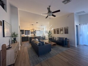 Smart TV - Vibrant and charming 4-bedroom house in delightful Rancho Sahuarita (Sahuarita)