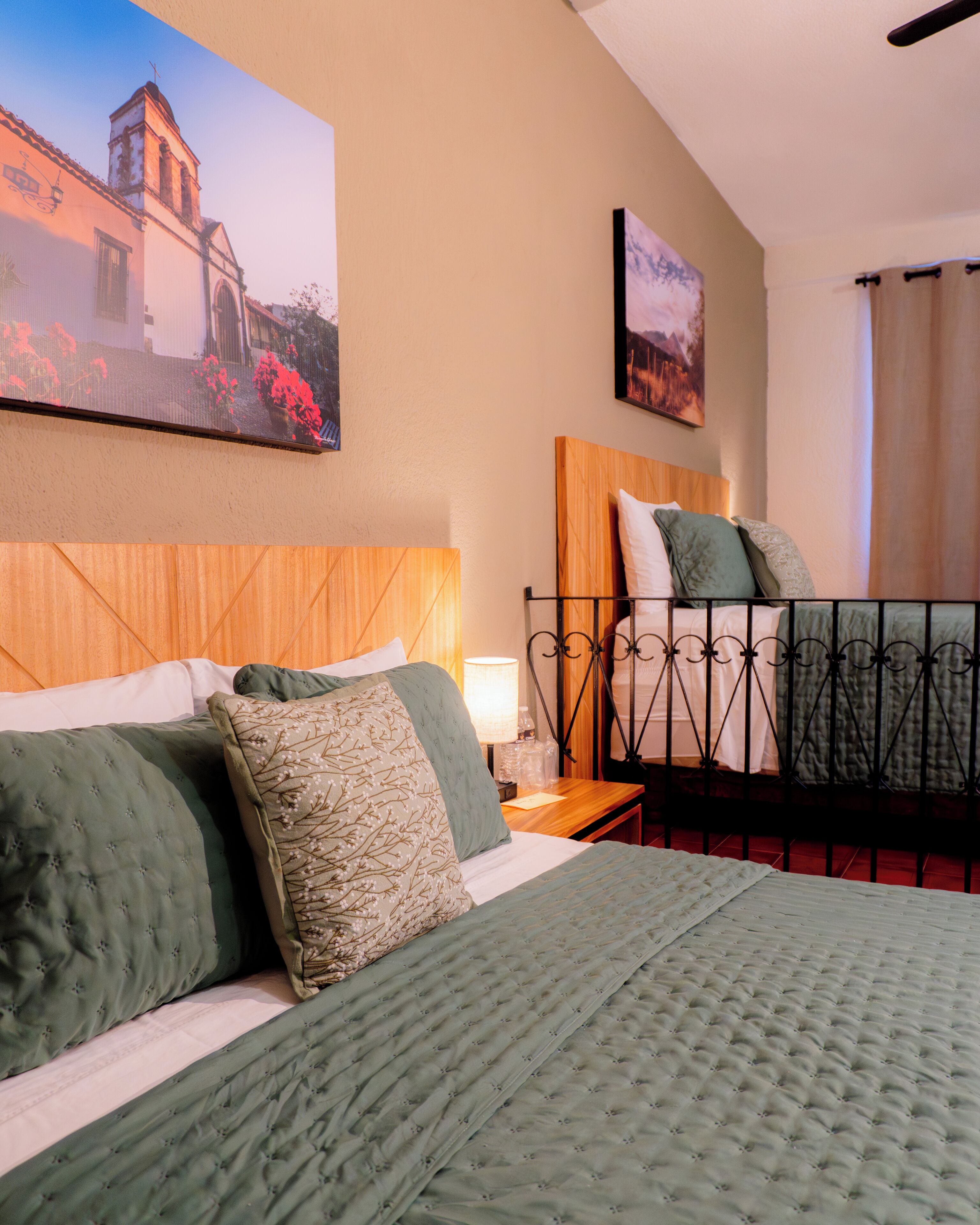 家庭房 | 防过敏的被褥、羽绒被、遮光窗帘、熨斗/熨板