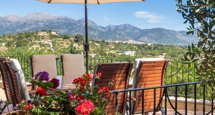 Holiday House in Inca With Swimming Pool