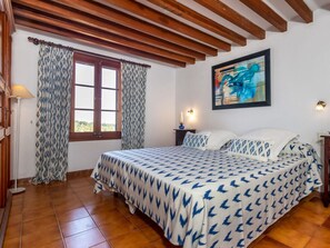 3 Schlafzimmer, Bügeleisen/Bügelbrett