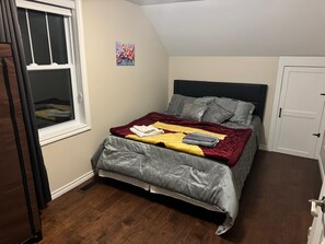 Classic Room, 1 Katil Ratu (Queen), Garden View, Courtyard Area | Ruang kerja komputer riba, kalis bunyi, Wi-fi percuma, cadar katil 