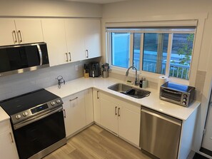 微波炉、烤箱、炉灶、洗碗机