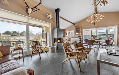 Lovely home in Sejerø with WiFi