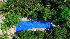 2 piscinas al aire libre