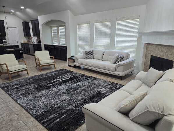 Smart TV, fireplace, video games - Stylish Modern House in Mansfield (Mansfield)