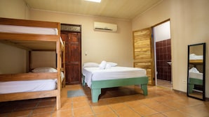 Family Quadruple Room - Hospedaje Papalotes (Quepos)