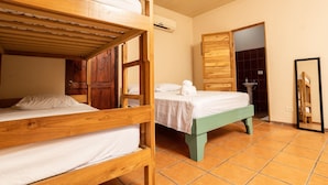 Family Quadruple Room - Hospedaje Papalotes (Quepos)