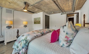2 chambres, fer et planche à repasser, Wi-Fi, draps fournis