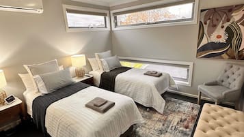 2 bedrooms, iron/ironing board, travel cot, WiFi