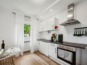 Private kitchen - Linor Airbnb Comfortable Holiday Residence (Wuppertal)