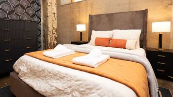 1 bedroom, desk, iron/ironing board, WiFi