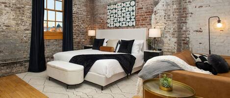 1 bedroom, desk, iron/ironing board, WiFi