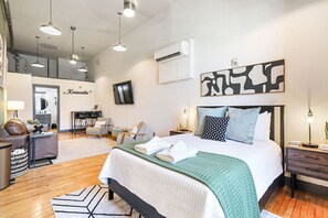 1 chambre, bureau, fer et planche à repasser, Wi-Fi