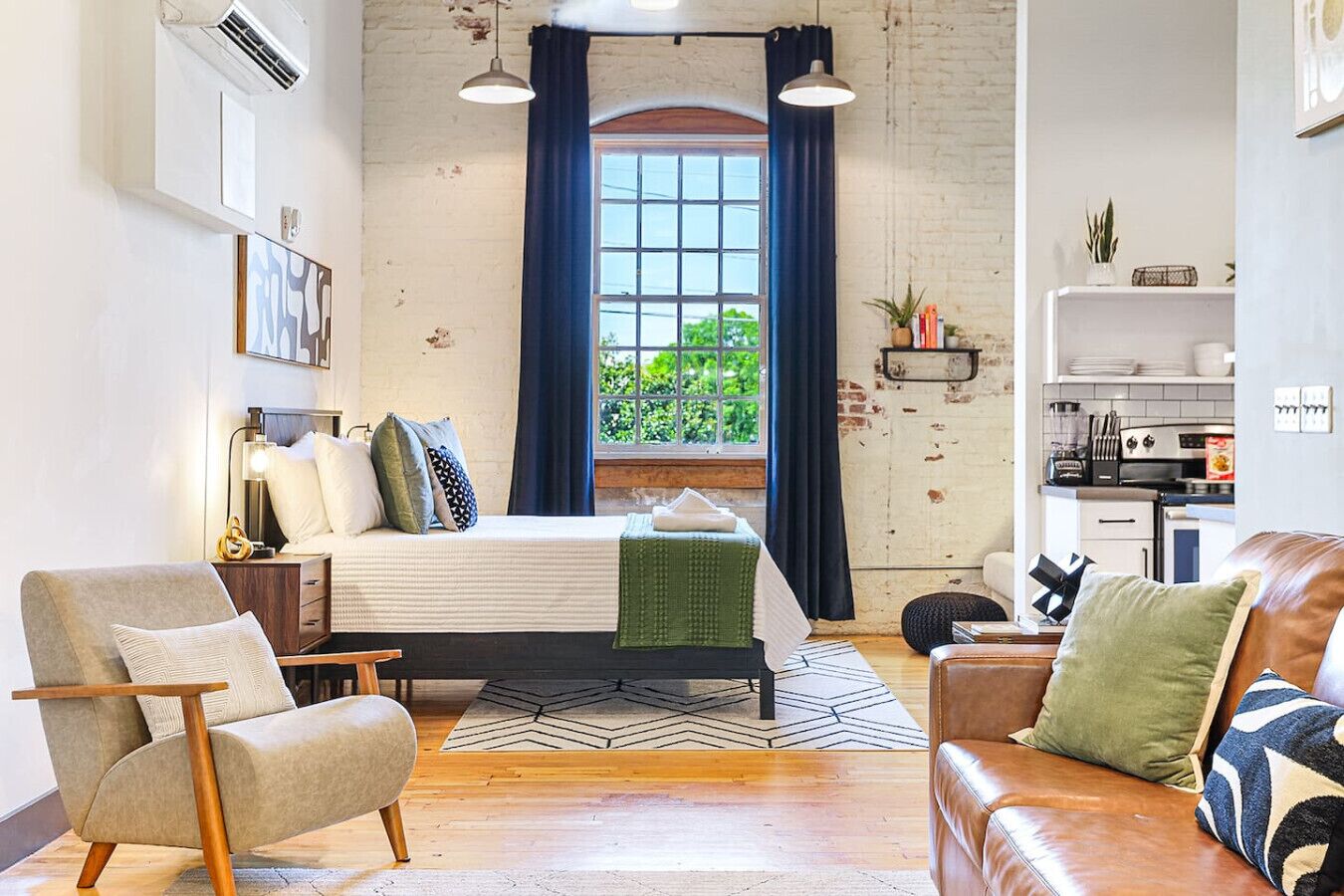 1 bedroom, desk, iron/ironing board, WiFi