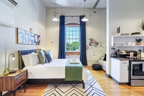 1 bedroom, desk, iron/ironing board, WiFi