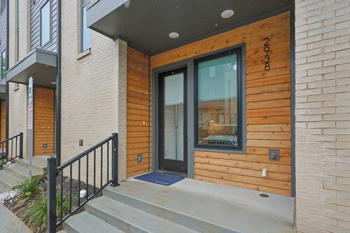 Luxury Townhouse w/Rooftop