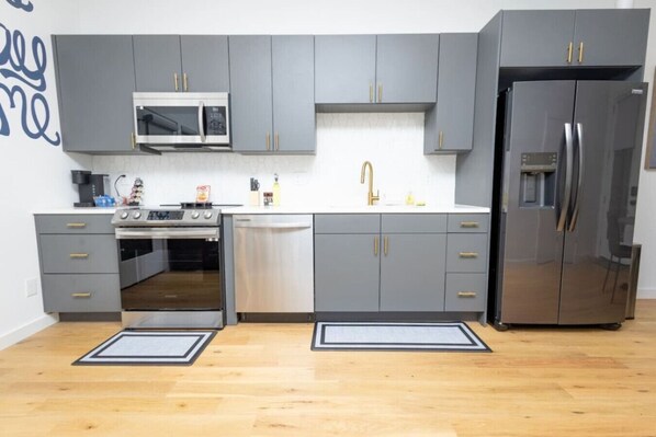 Fridge, microwave, oven, stovetop